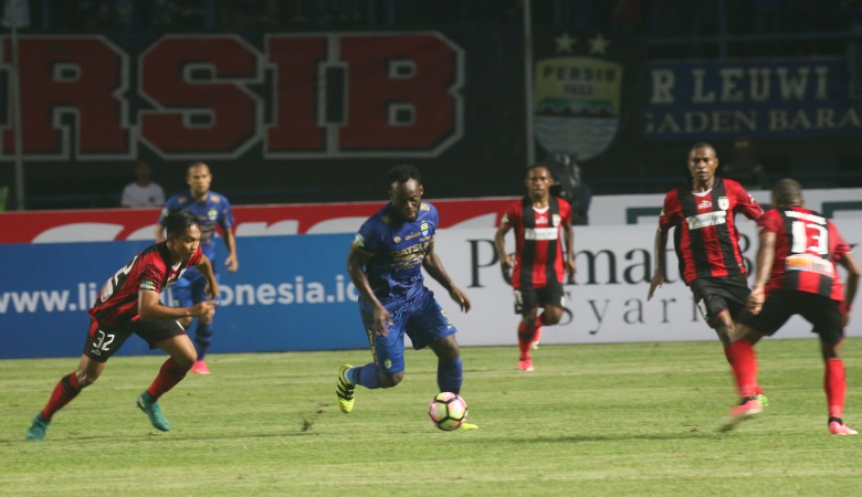 Live Streaming Persipura vs Persib | Pandit Football Indonesia